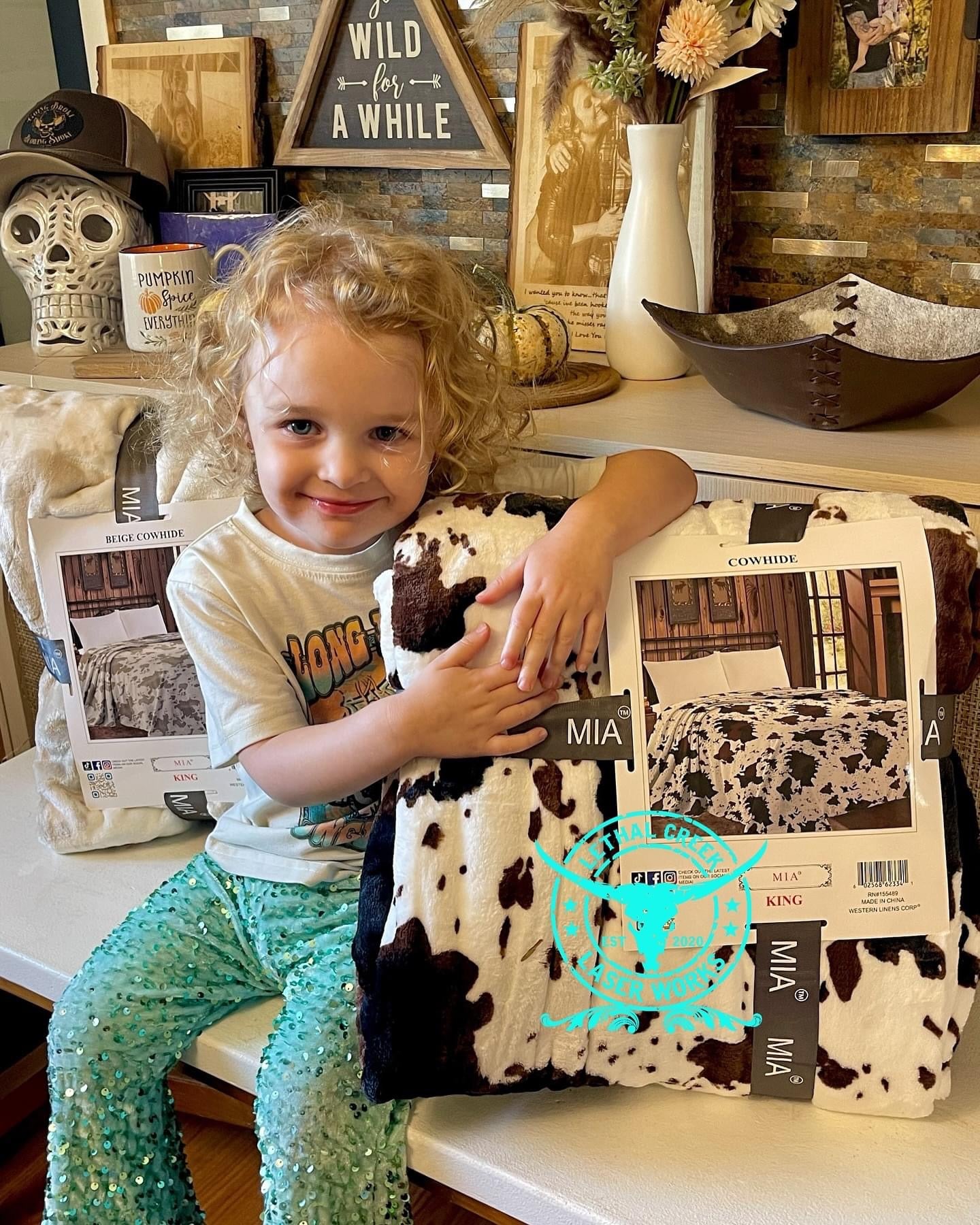 Mia COWPRINT KING BLANKET