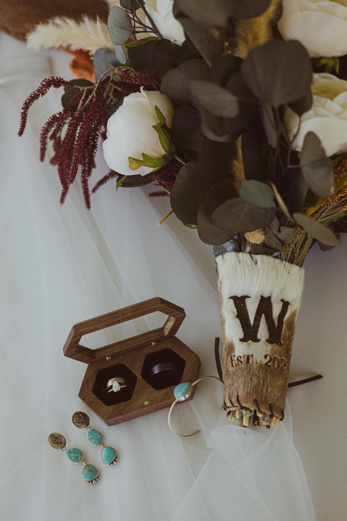 COWHIDE BOUQUET WRAPS